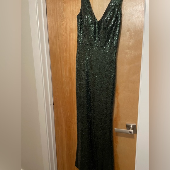 Revelry Dakota sequin dress, color emerald, size 6. - Picture 2 of 6